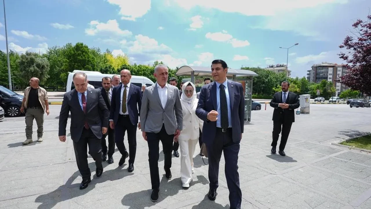 TFF Başkanı Hacıosmanoğlu, Gaziantep'te kültürel projeleri inceledi; Türkiye Kupası Finali'ne moral olacak