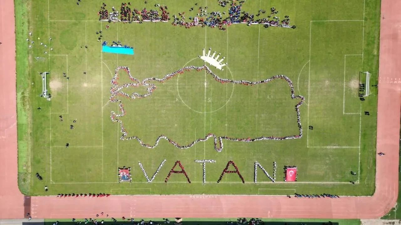 Gümüşhane'de 19 Mayıs coşkusu: Gençler bayramda yeteneklerini sergiledi!