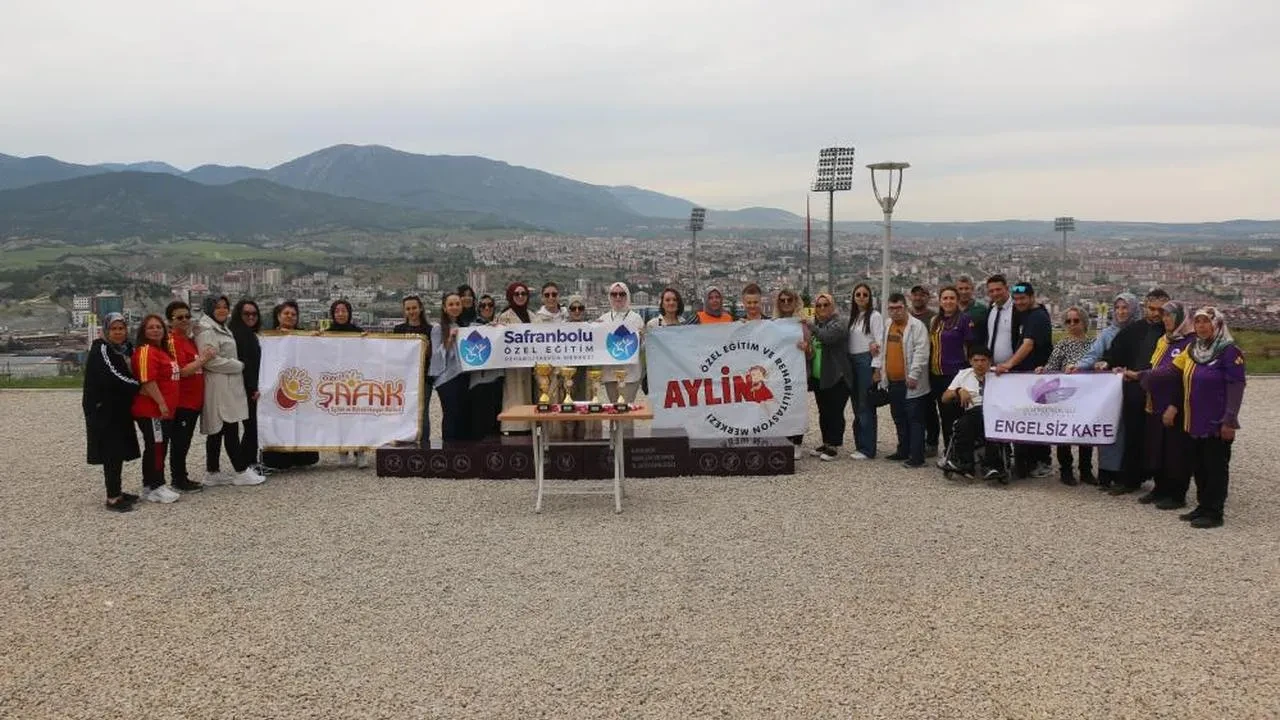 Karabük'te Engelliler Haftası'nda özel çocuk anneleri bocce sahasında buluştu