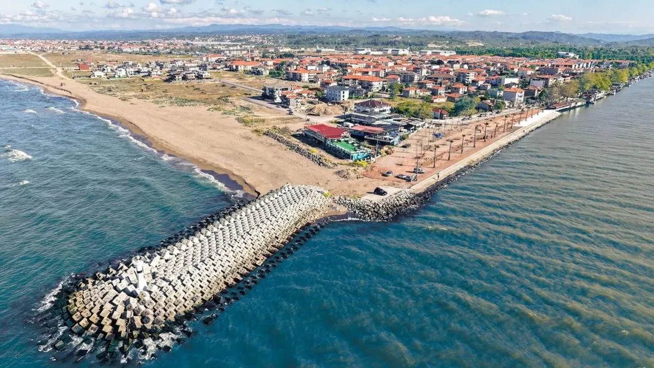 Sakarya Büyükşehir'den Karasu sahiline modern düzenleme projesi