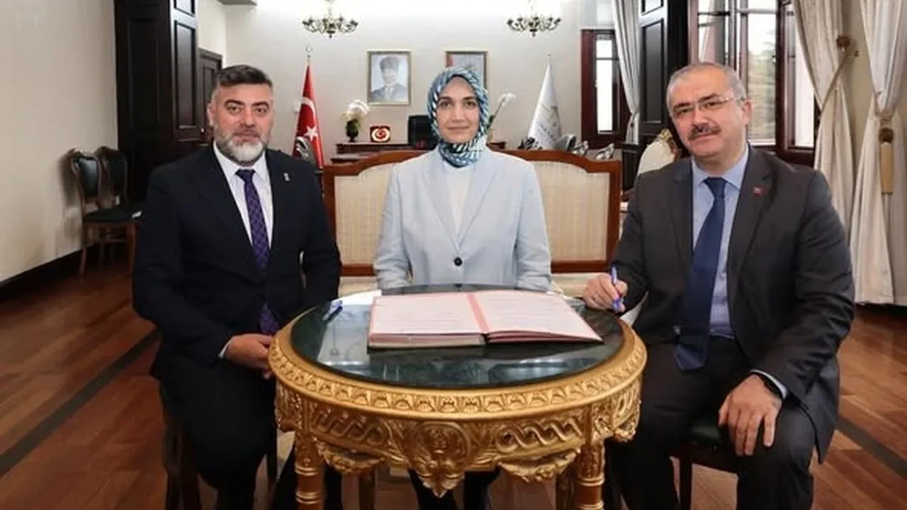 Afyonkarahisar'da indirim protokolü imzalandı: Evlenecek çiftlere kuaför ve berber desteği