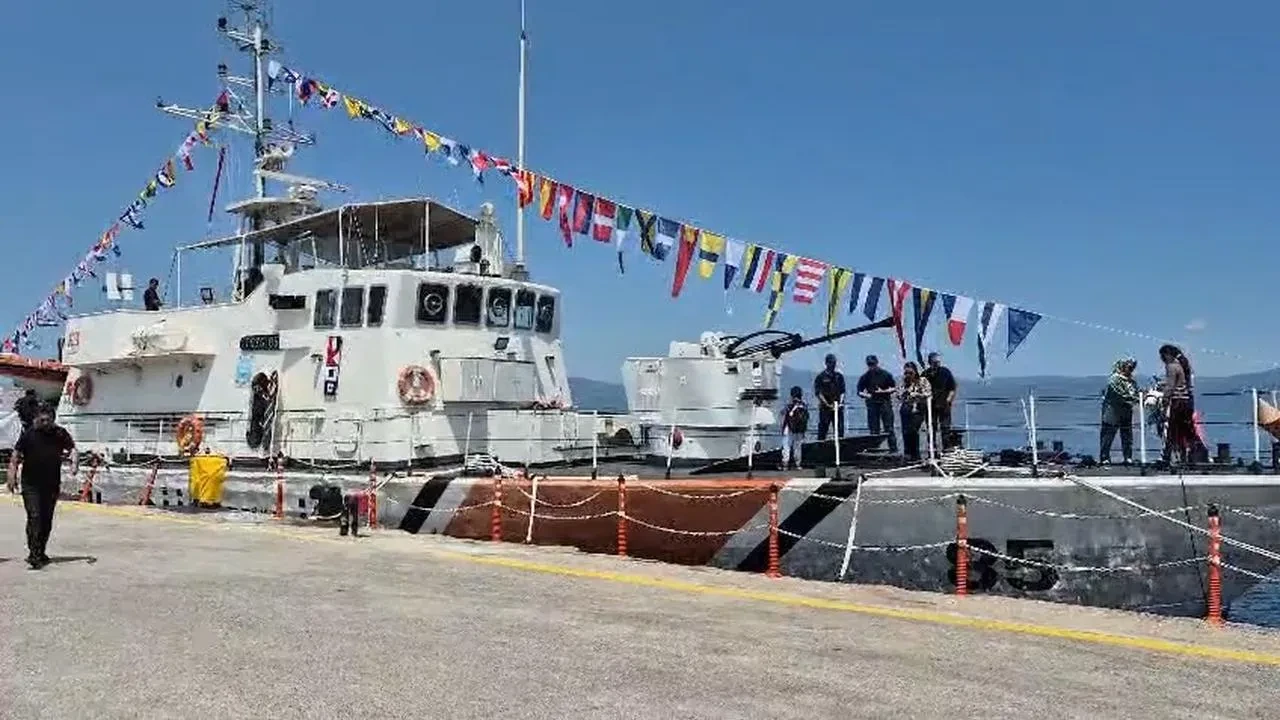 Bursa'da 19 Mayıs coşkusu! TCSG-85 gemisi vatandaşları bekliyor