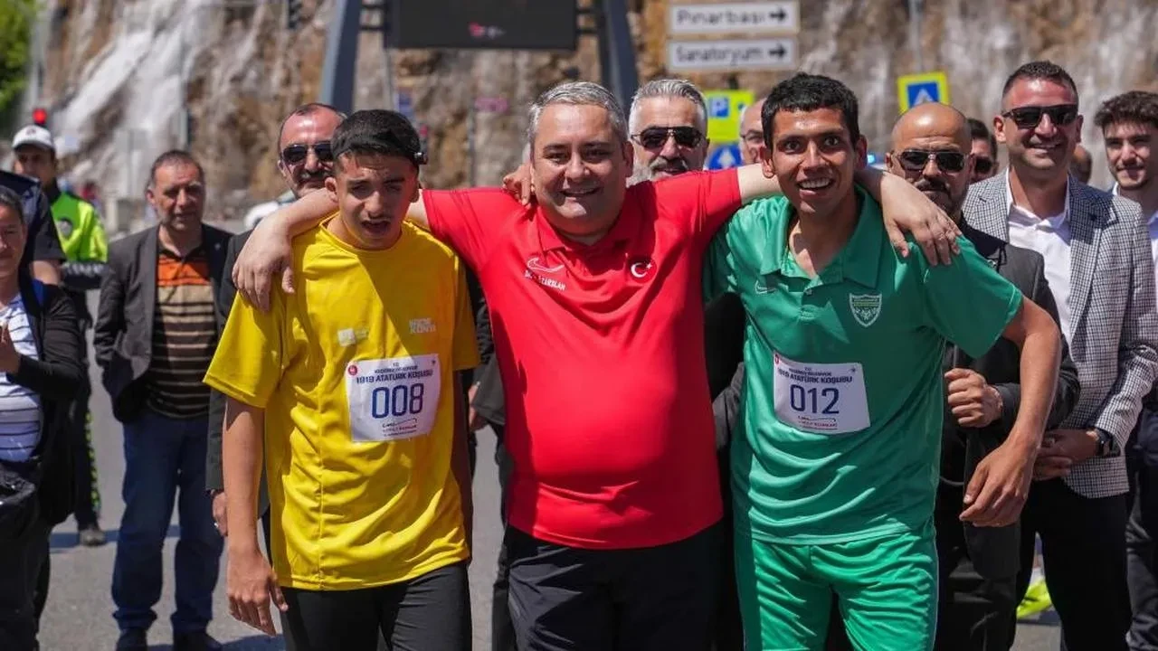 Keçiören'de 1919 metrelik Atatürk Koşusu... Dereceye girenleri bekleyen ödüller ne kadar?