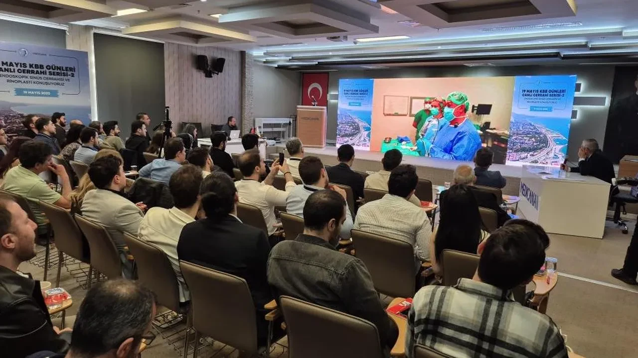 Samsun'da "19 Mayıs KBB Günleri" etkinliği: Hekimler endoskopik cerrahiyi tartıştı!