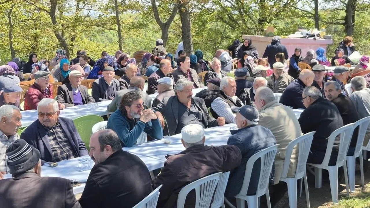 Alaçam'da geleneksel bolluk aşı etkinliği: Kapaklı Mahallesi'nde birlik ve beraberlik vurgusu