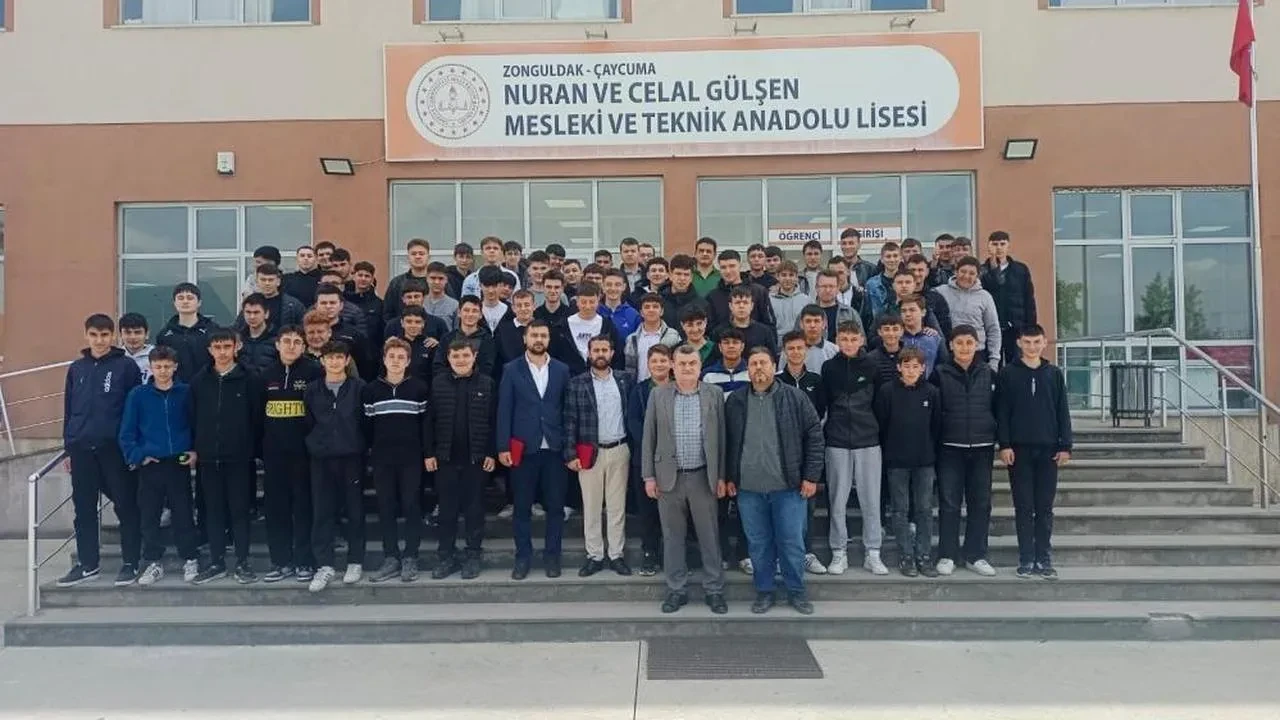 Mühendisler ve teknikerler öğrencilere kariyer ipuçları verdi: Zonguldak'ta Kariyer Günleri etkinliği gerçekleşti