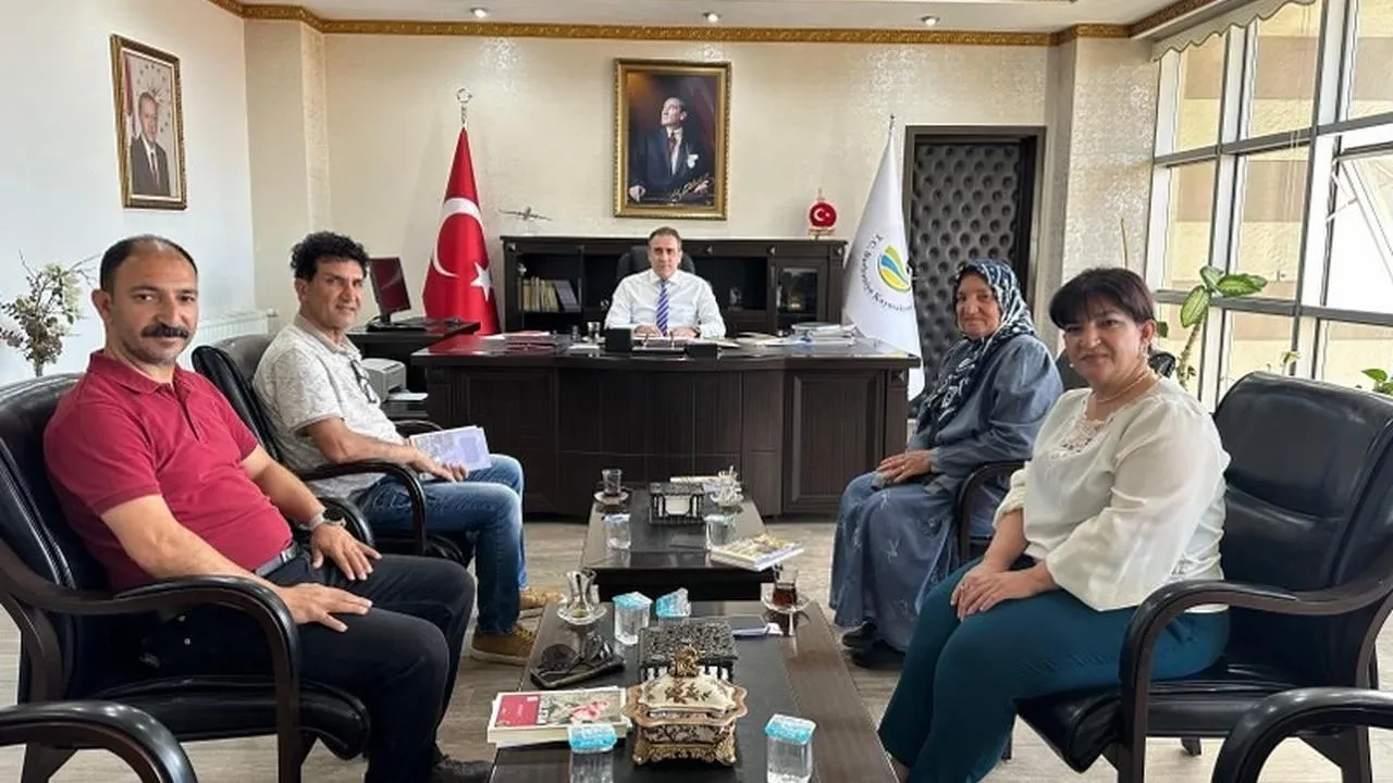 Kaymakam Memiş, Şehit Mamuk'un ailesini makamında ağırladı