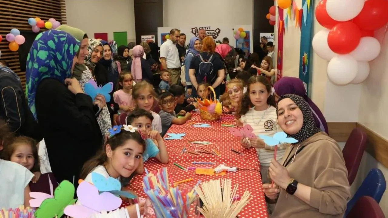 Geyve'de minikler bahar şenliğinde eğlence dolu anlar yaşandı