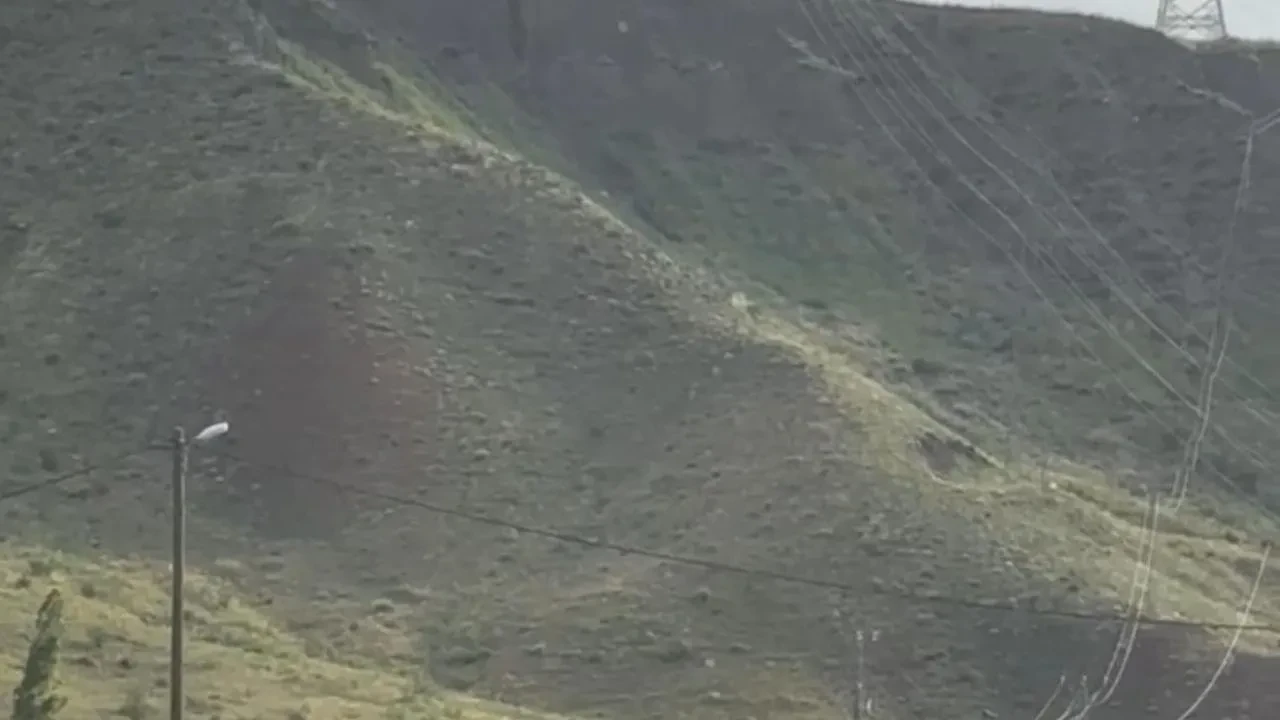 Kars Kağızman yolunda tır ve otomobil çarpıştı