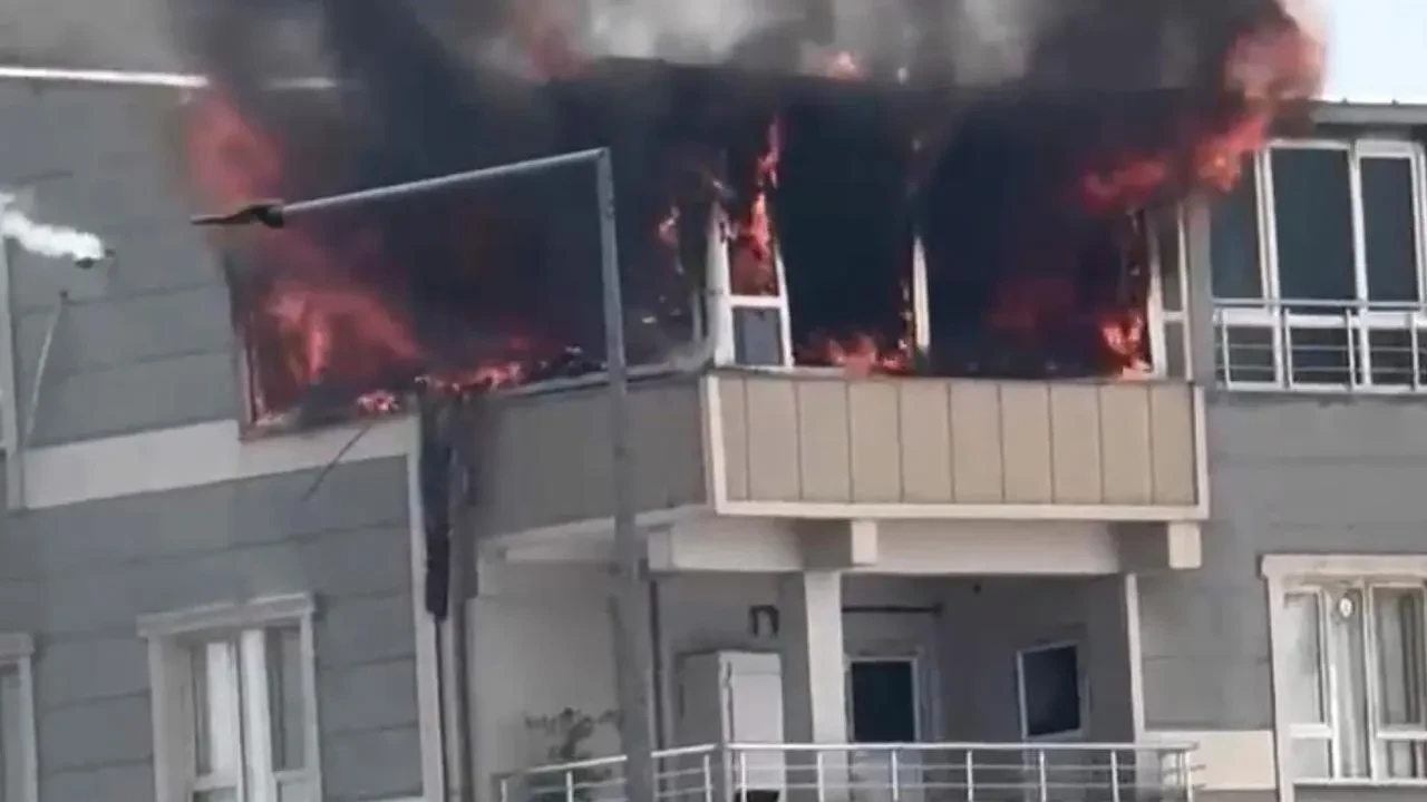 Siverek Ayvanat Mahallesinde apartman yangını söndürüldü