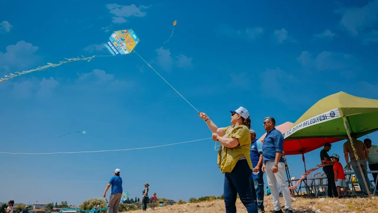 Didim Akköy uçurtma şenliğinde renkli görüntüler yaşandı