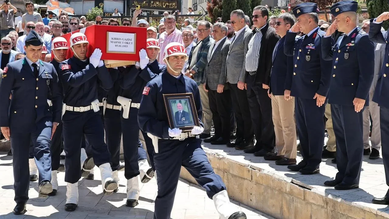Kıbrıs gazisi Mahmut Okut Merzifonda törenle uğurlandı
