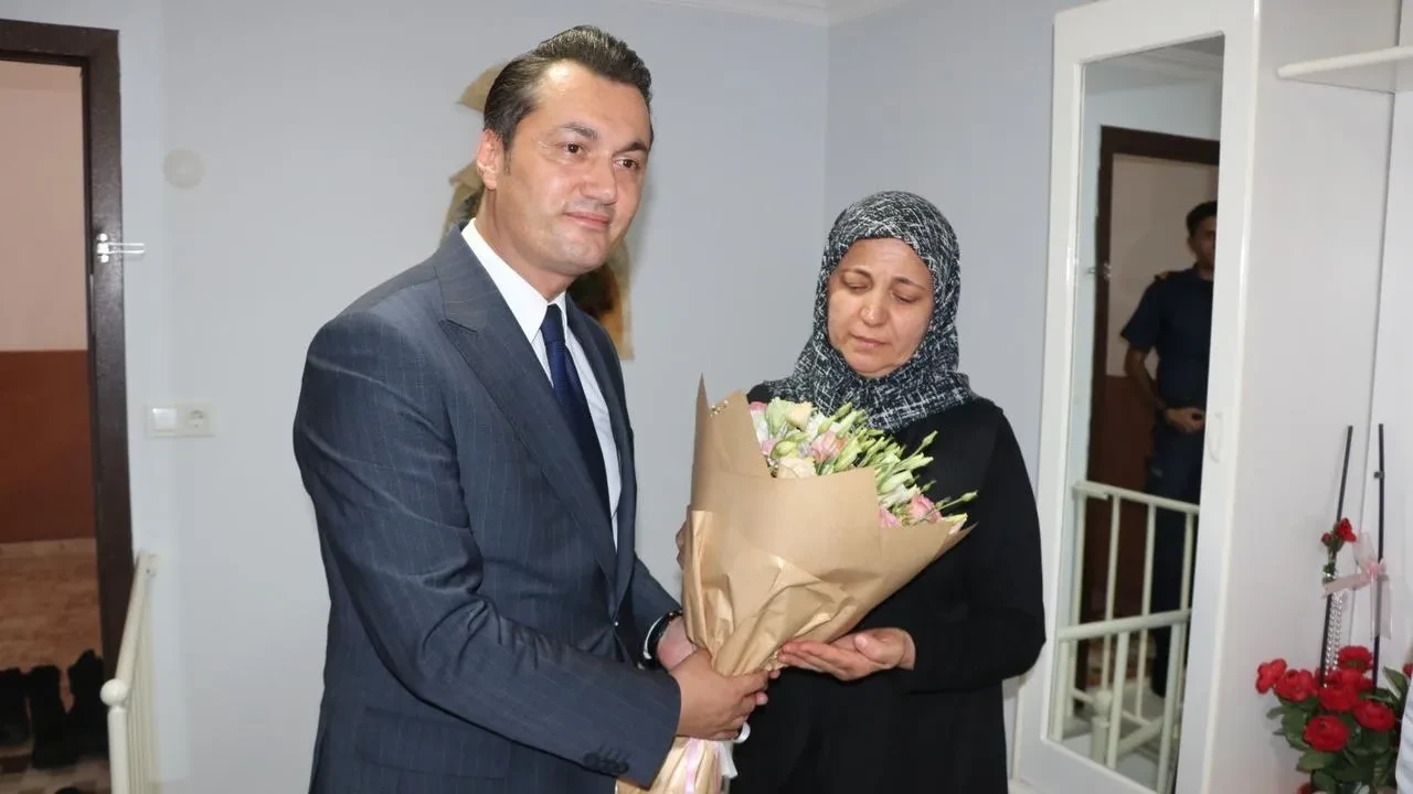 Alanya Kaymakamı Öztürk şehit ailesini ziyaret etti