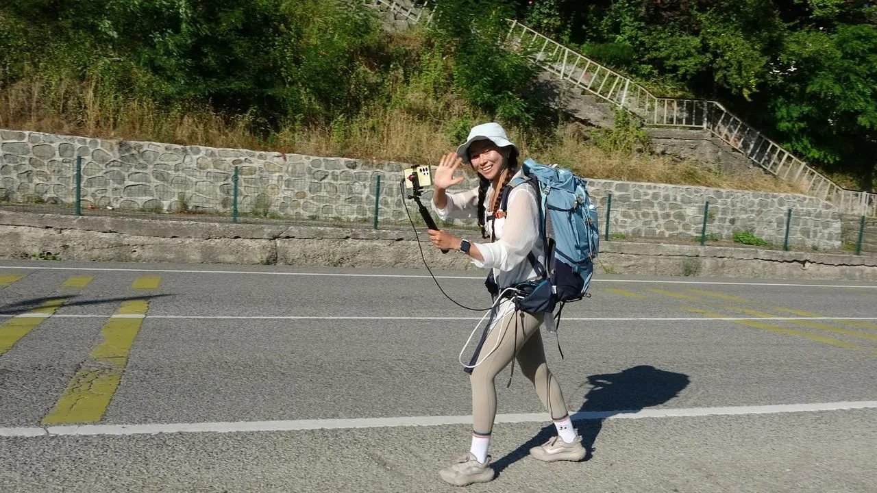Güney Koreli Mhyochi Ordu sokaklarını keşfediyor