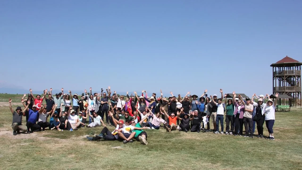 Beyşehir Gölü nilüfer bahçesini tekne turuyla keşfedin