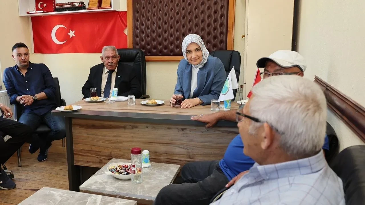 Emekli demiryolcular Vali Yiğitbaşı ile biraraya geldi