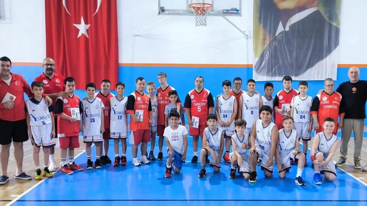 Down Sendromlu Basketbolcular Yeşim Spora Konuk Oldu