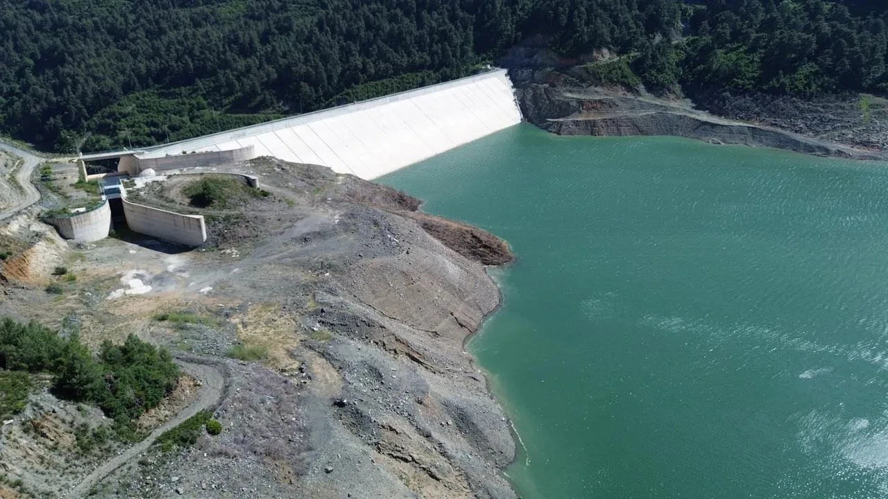 Hatayda Karaçay Barajı su seviyesi azalıyor