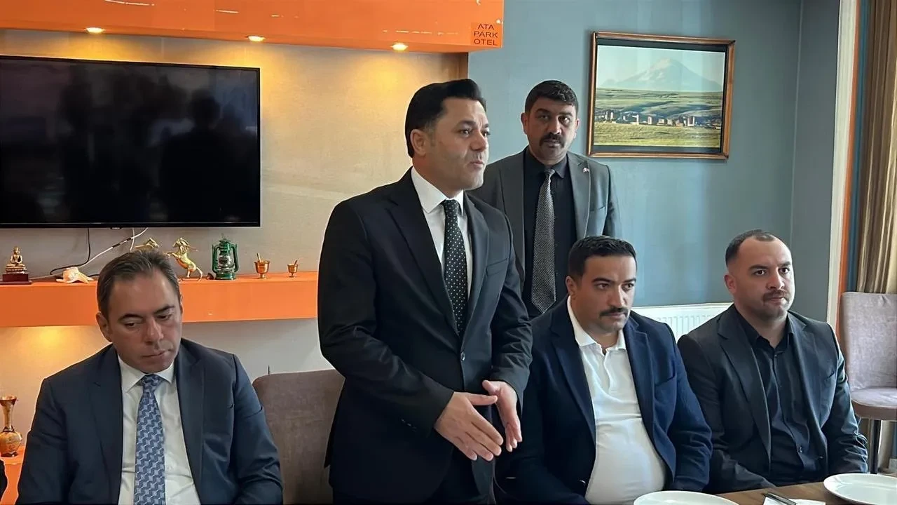 MHP Kars Başkanı Adıgüzel basın mensuplarıyla buluştu