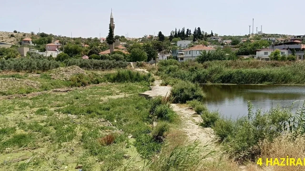 Tarihi Taşköprü Büyük Menderes Nehrinde tehlike yaşıyor