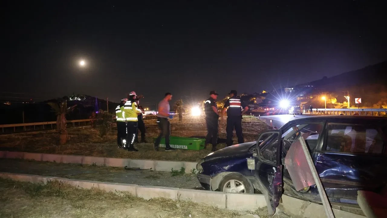 Aydın Efeler Çiftlikköyde iki otomobil çarpışarak savruldu