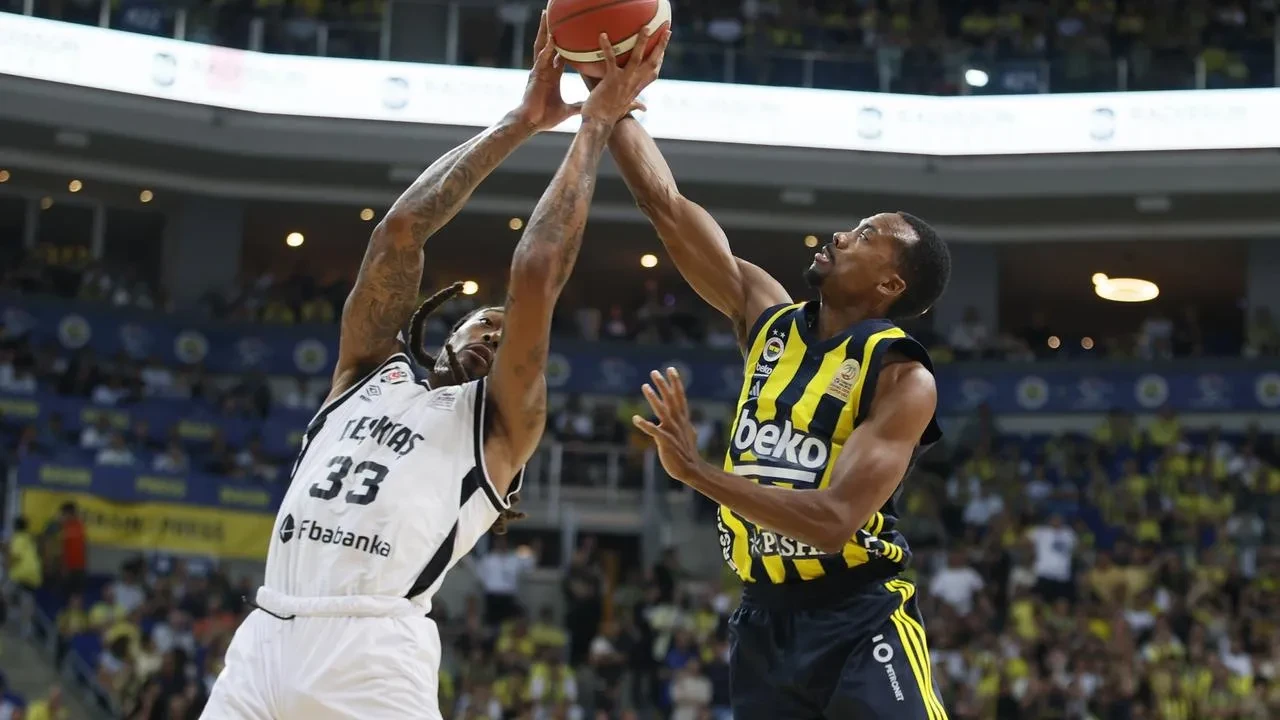 Fenerbahçe Beko Beşiktaşı yenerek şampiyonluğa ulaştı