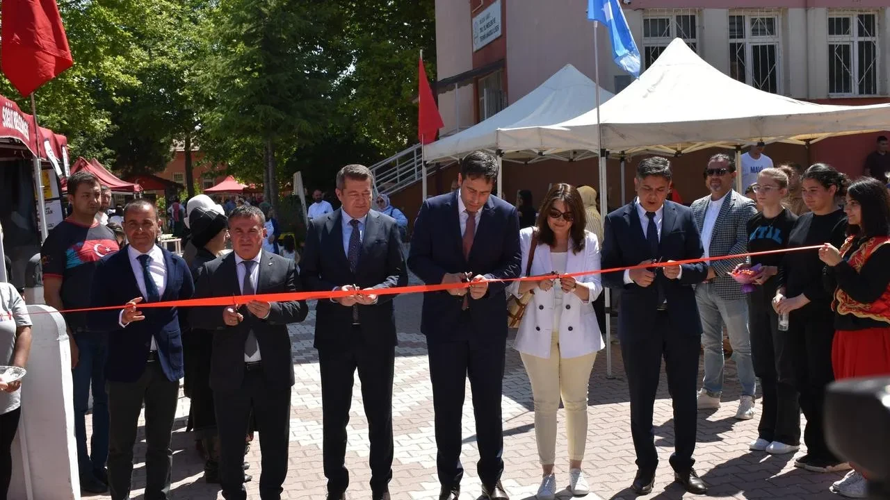 Söğüt ESFEST öğrencilerin yetenekleriyle hayat buluyor