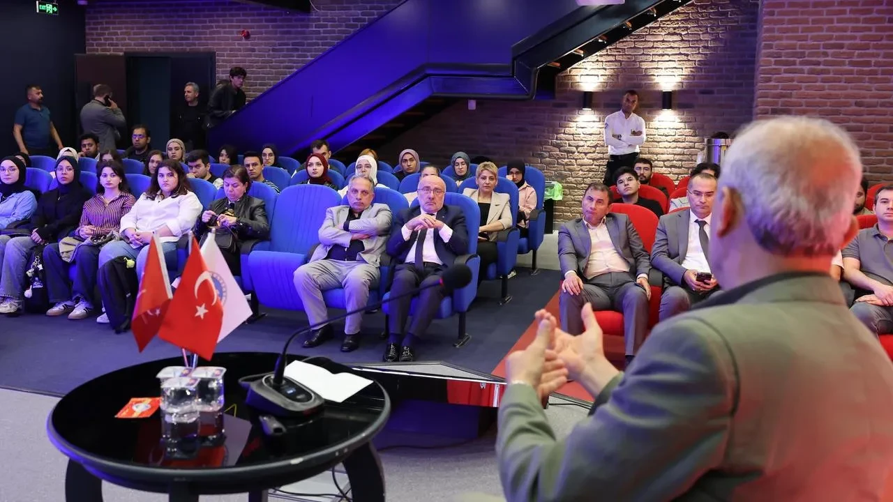 Yapay zeka konferansını KAYÜ Bilim Kafede keşfedin