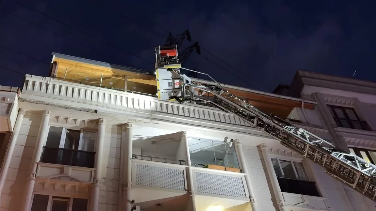 Esenyurt bodrum katında yangın 14 kişi kurtarıldı