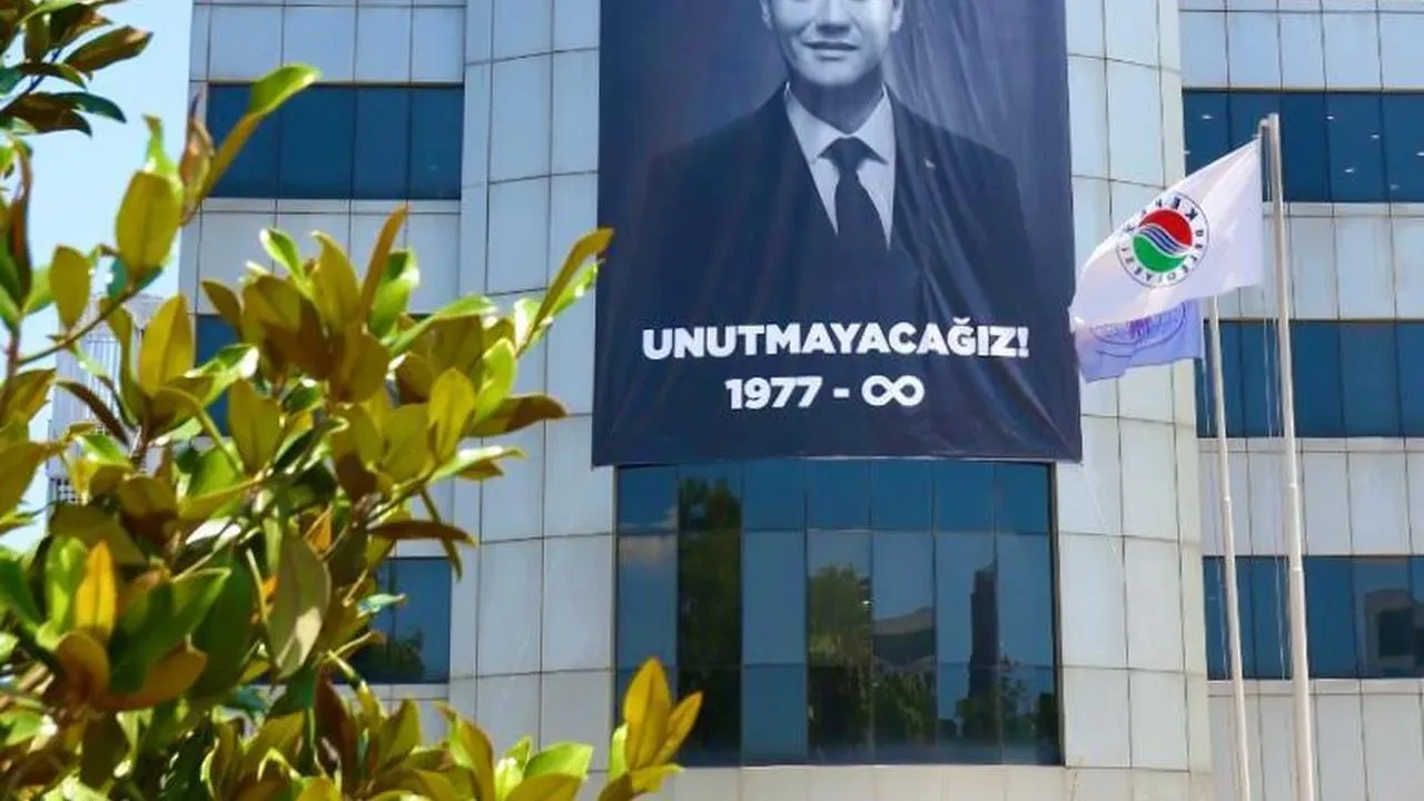 Kepez Belediyesi Ferdi Zeyrek için vefa gösterdi