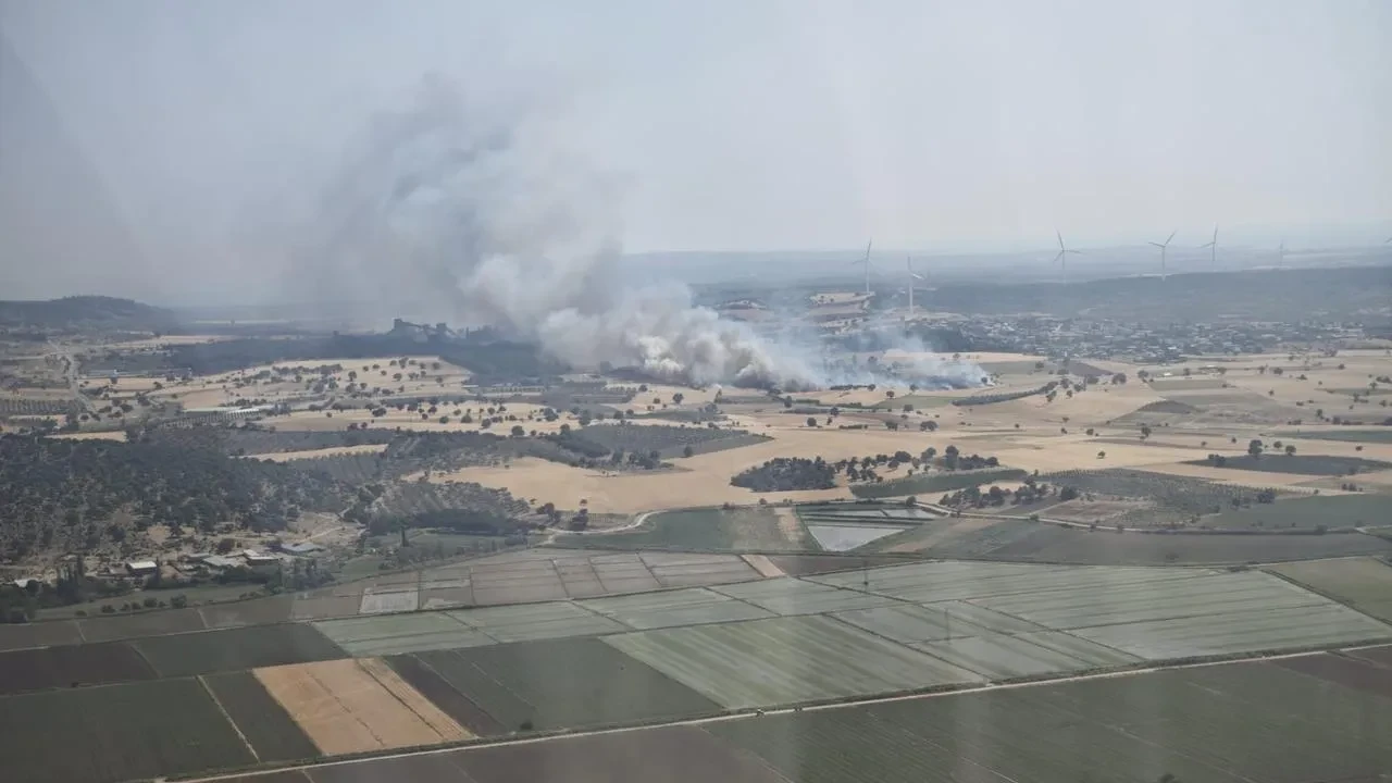 Çanakkale tarlalarında anız yangınına karşı önlem alınıyor