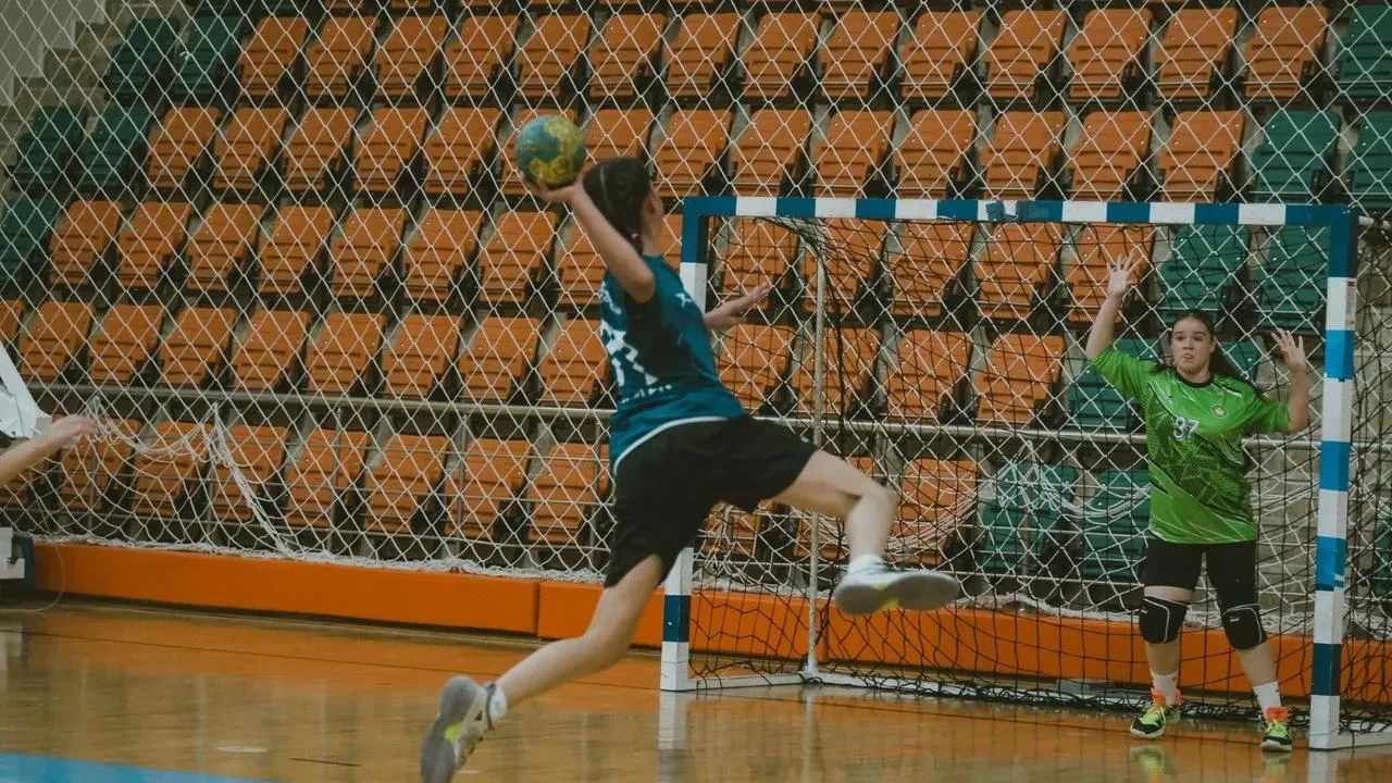 Minik hentbolcular Aydın Kuşadası ve Germencikte yarışıyor