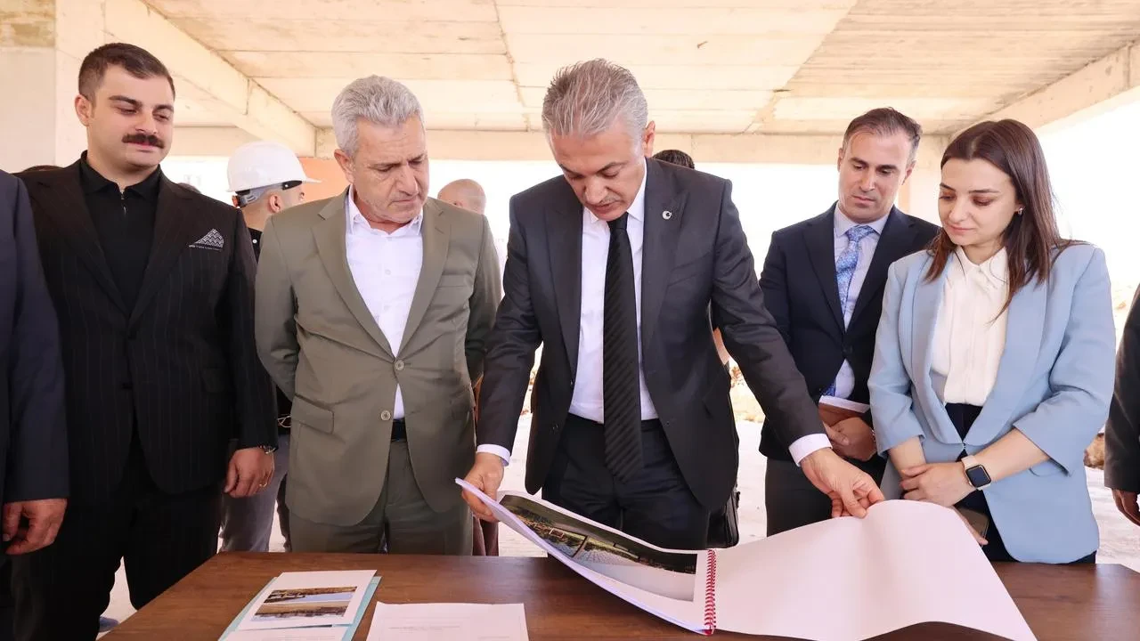 Vali Akkoyun Mardin Çocuk Evleri Sitesini inceledi