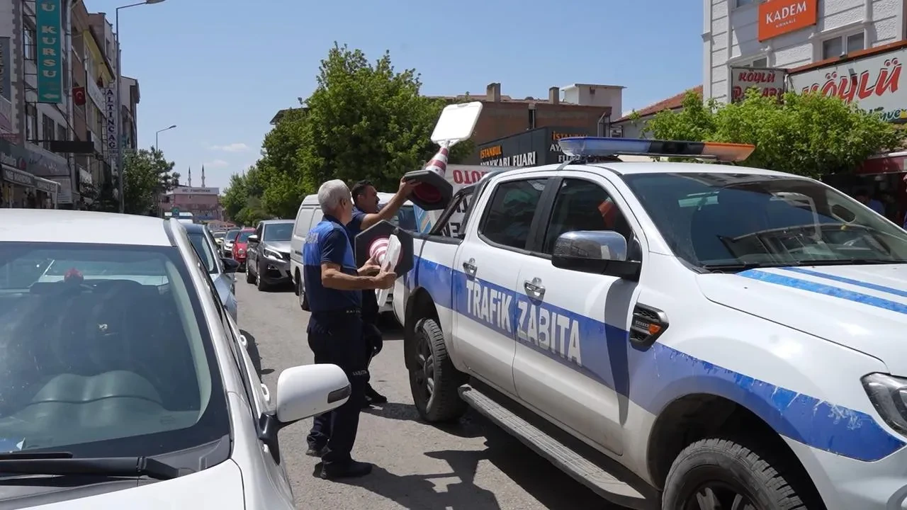 Kırıkkale zabıtası kaldırım ve yol işgallerini kaldırdı