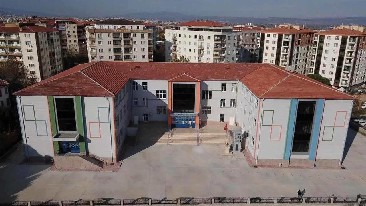 Manisada 270 bin öğrenci yaz tatiline başlıyor