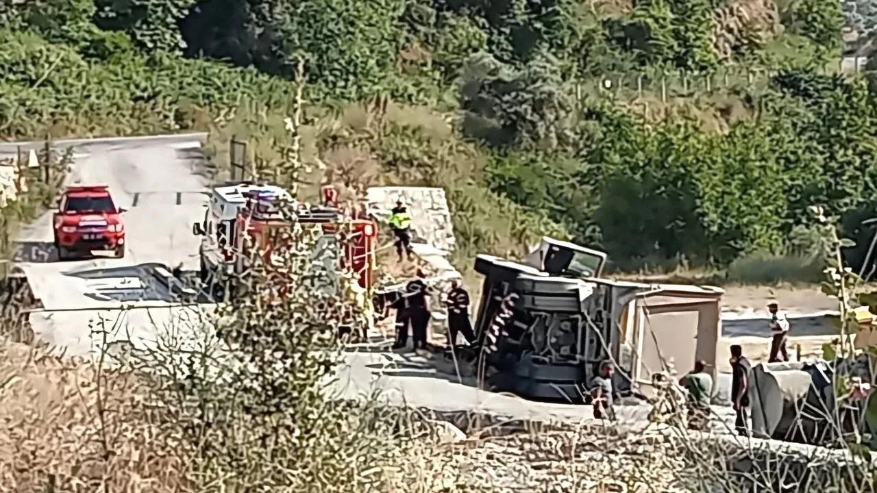 Aydınlı kum kamyonu sürücüsü Köşkte kazadan kurtuldu