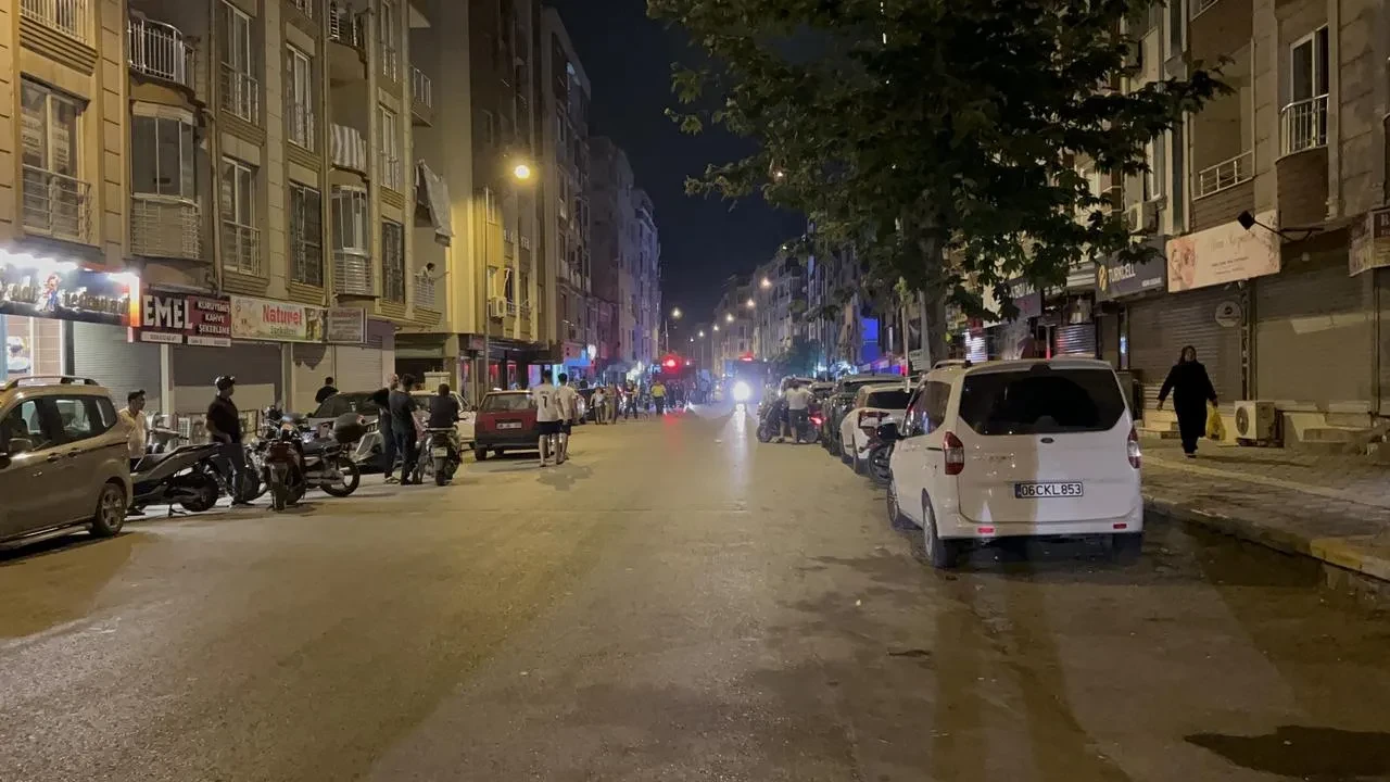 Hatay şantiyesinde davul zurna ile moral buldular