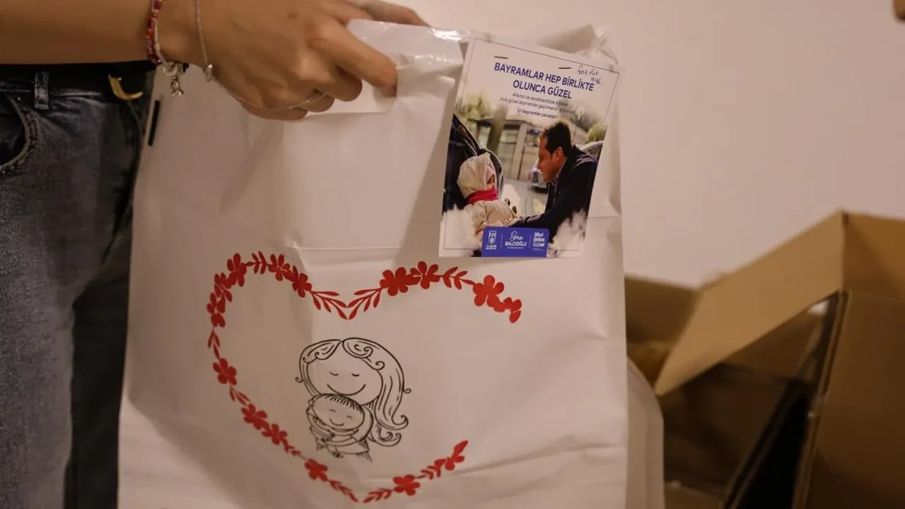 Silivri Belediyesi binlerce çocuğa bayram sevinci yaşattı