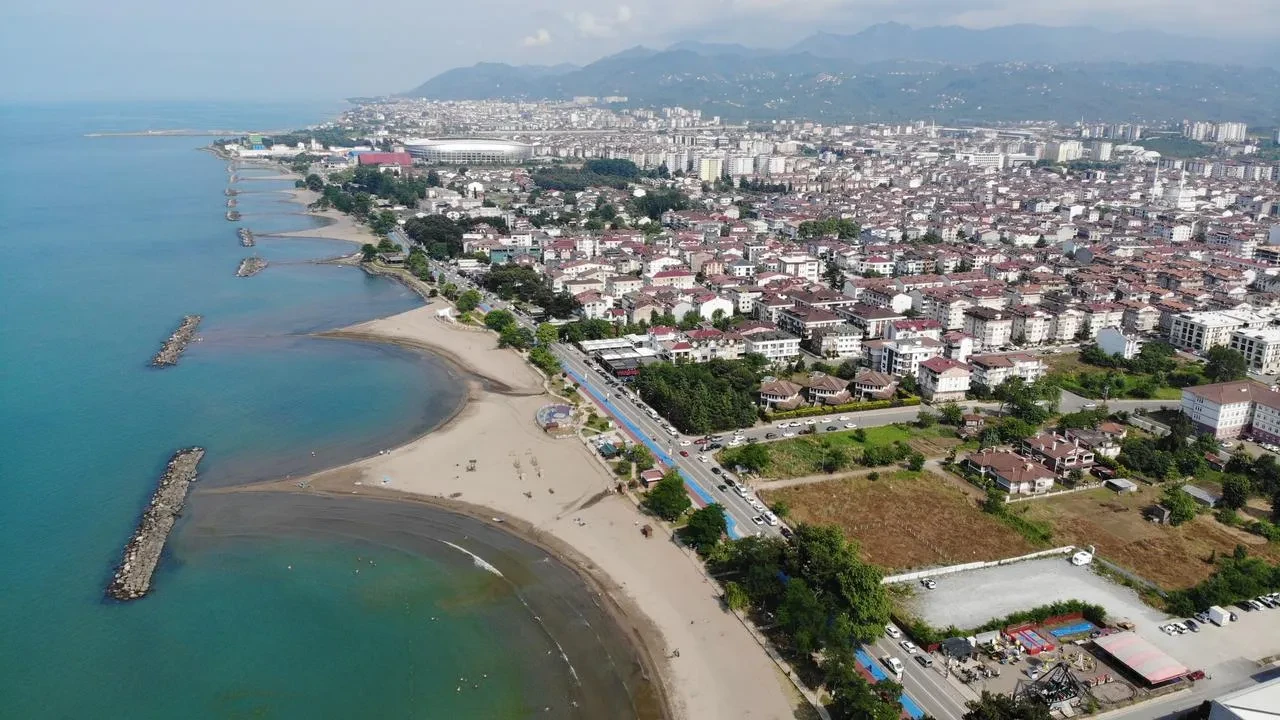 Orduda tehlikeli dalgalar nedeniyle denize giriş yasaklandı
