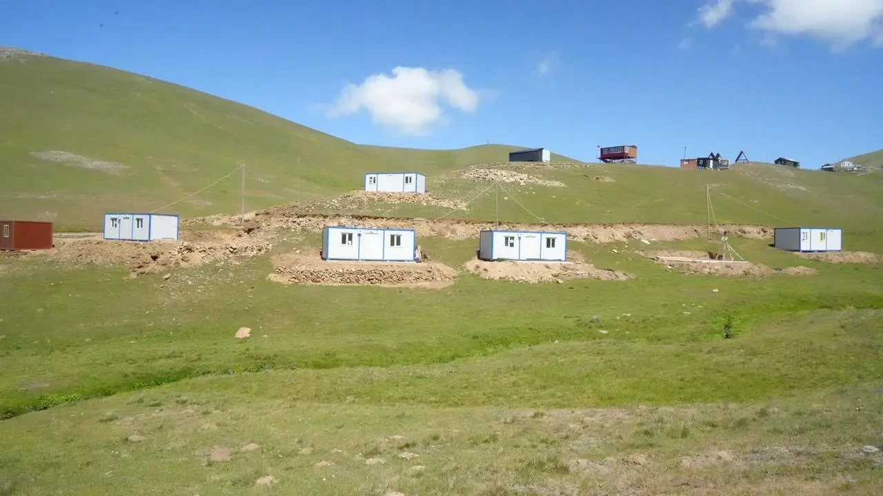 Taşköprü Yaylasında kaçak konteynerler bir gecede yerleştirildi