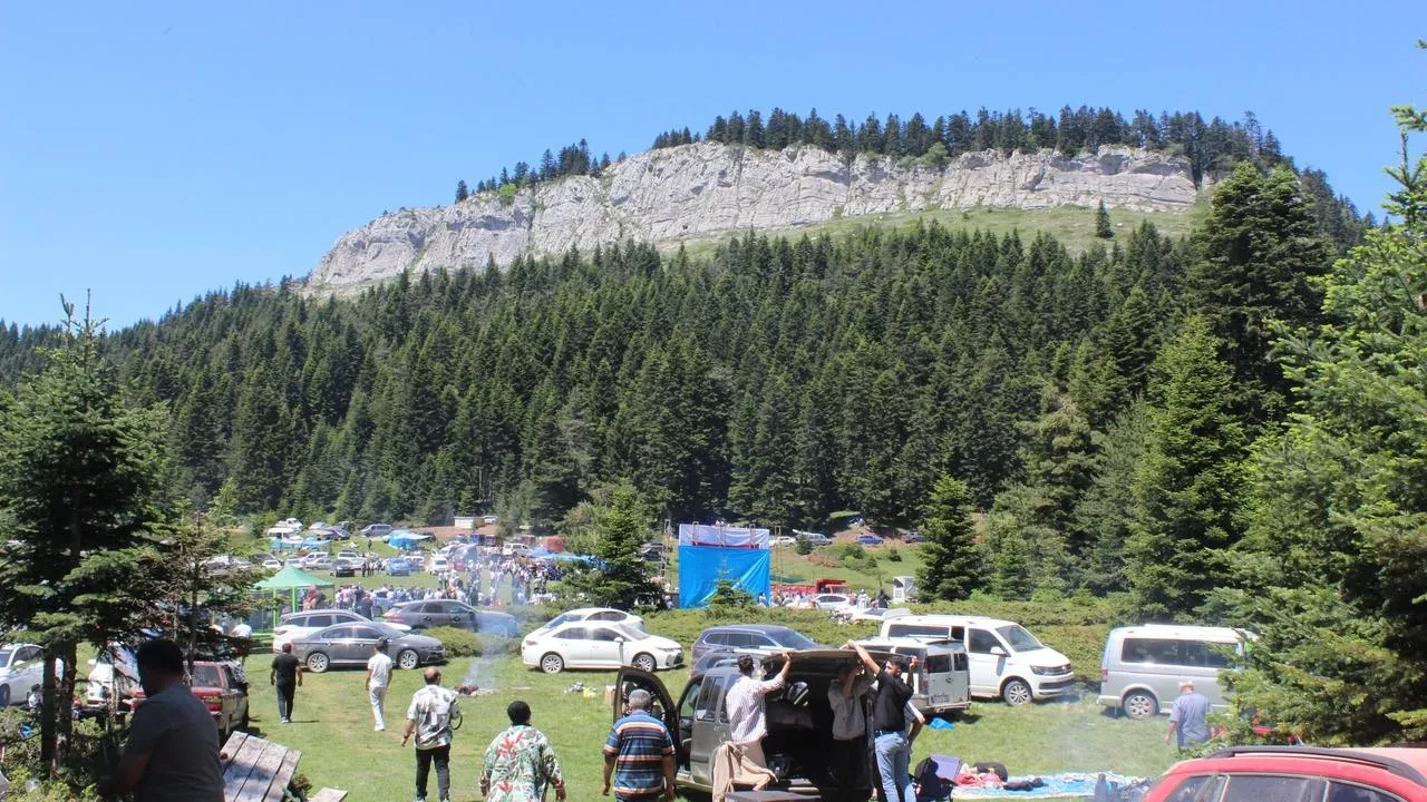 Türkeli Hacıağaç Yaylasında bayram coşkusunu yaşayın