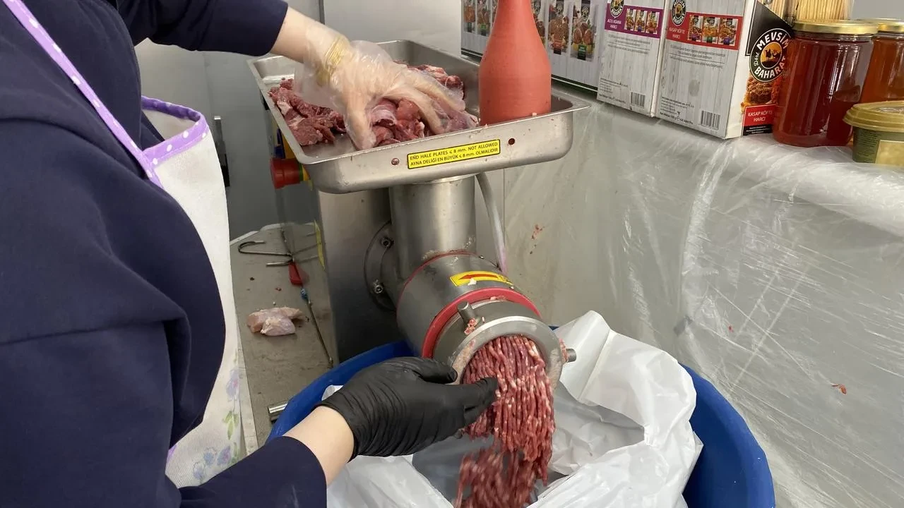 Kurban eti kıyması Kadir Şen kasapta çekilmeli
