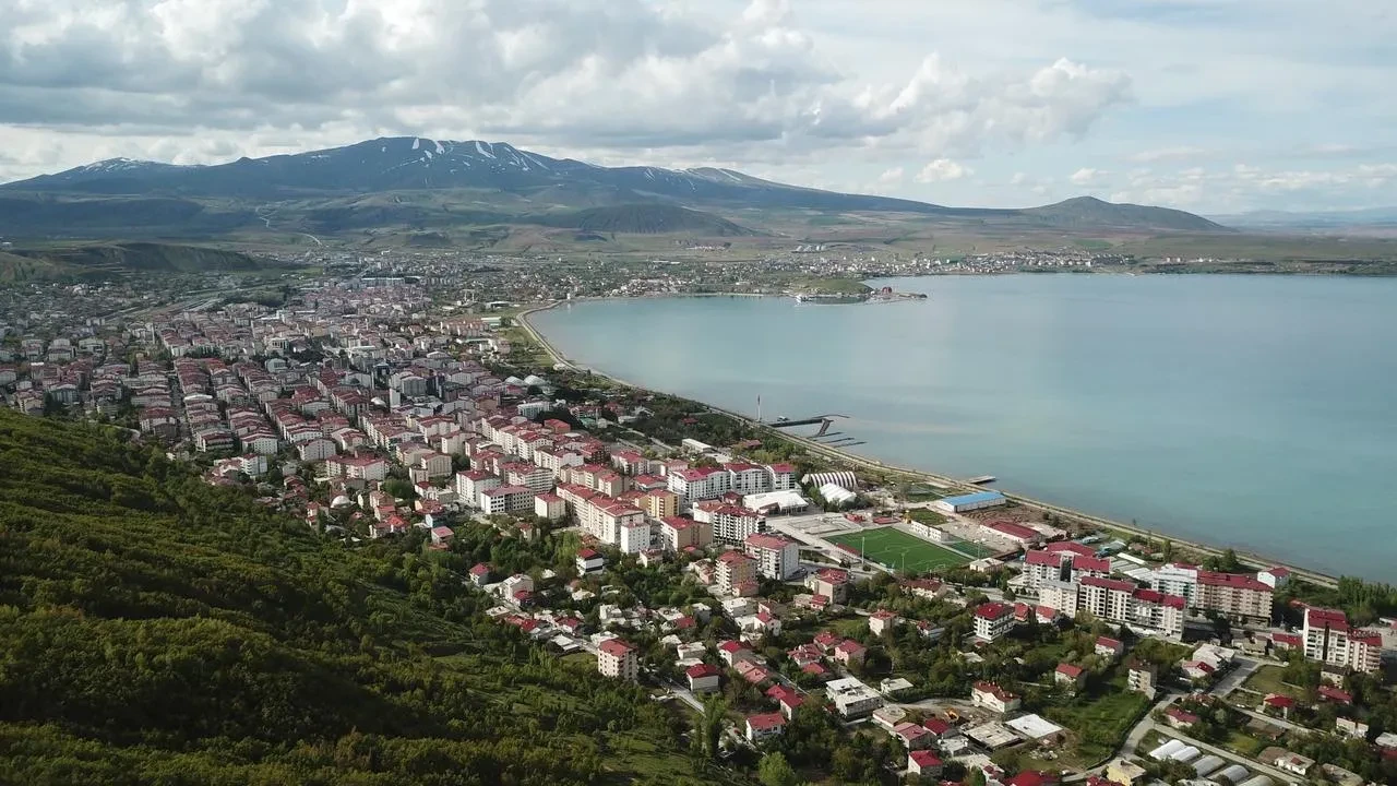 Tatvan köyleri yeni muhtarlarını seçti