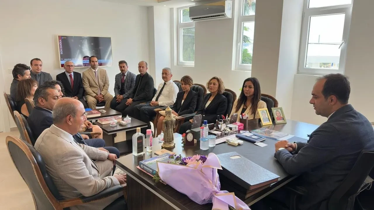 Datça eğitim yöneticileri Kaymakam Atıcıdan ödüllerini aldı