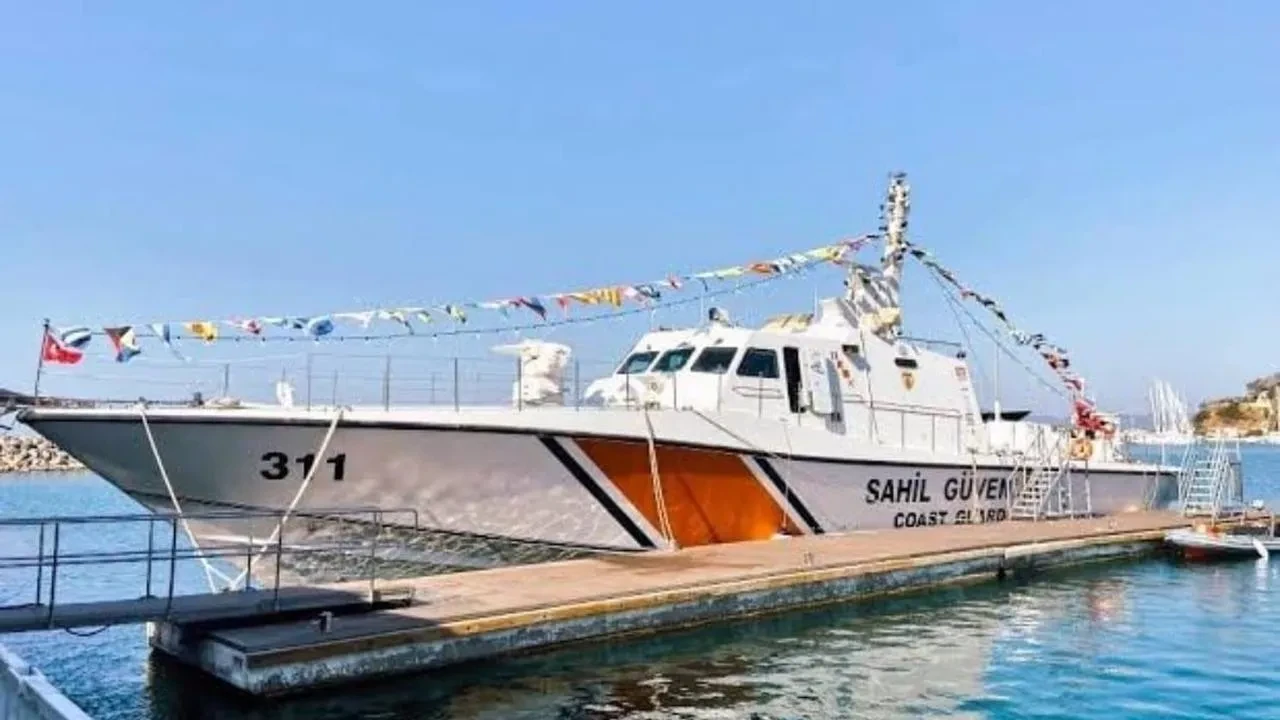 Kuşadası Sahil Güvenlik Botu halkla buluşuyor