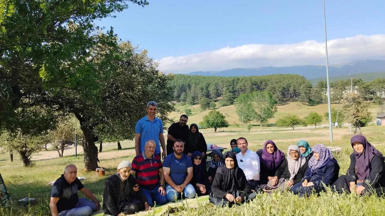 Gököz Mahallesinin yaşlıları piknikte buluştu