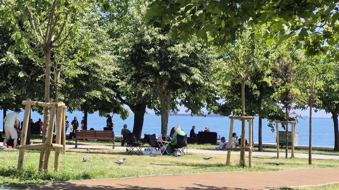 Bakırköy sahilinde bayram coşkusu müzikle yaşanıyor