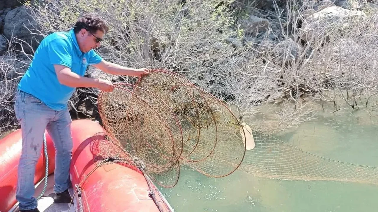 Bozdoğan Kemer Barajındaki hayalet ağlar temizlendi
