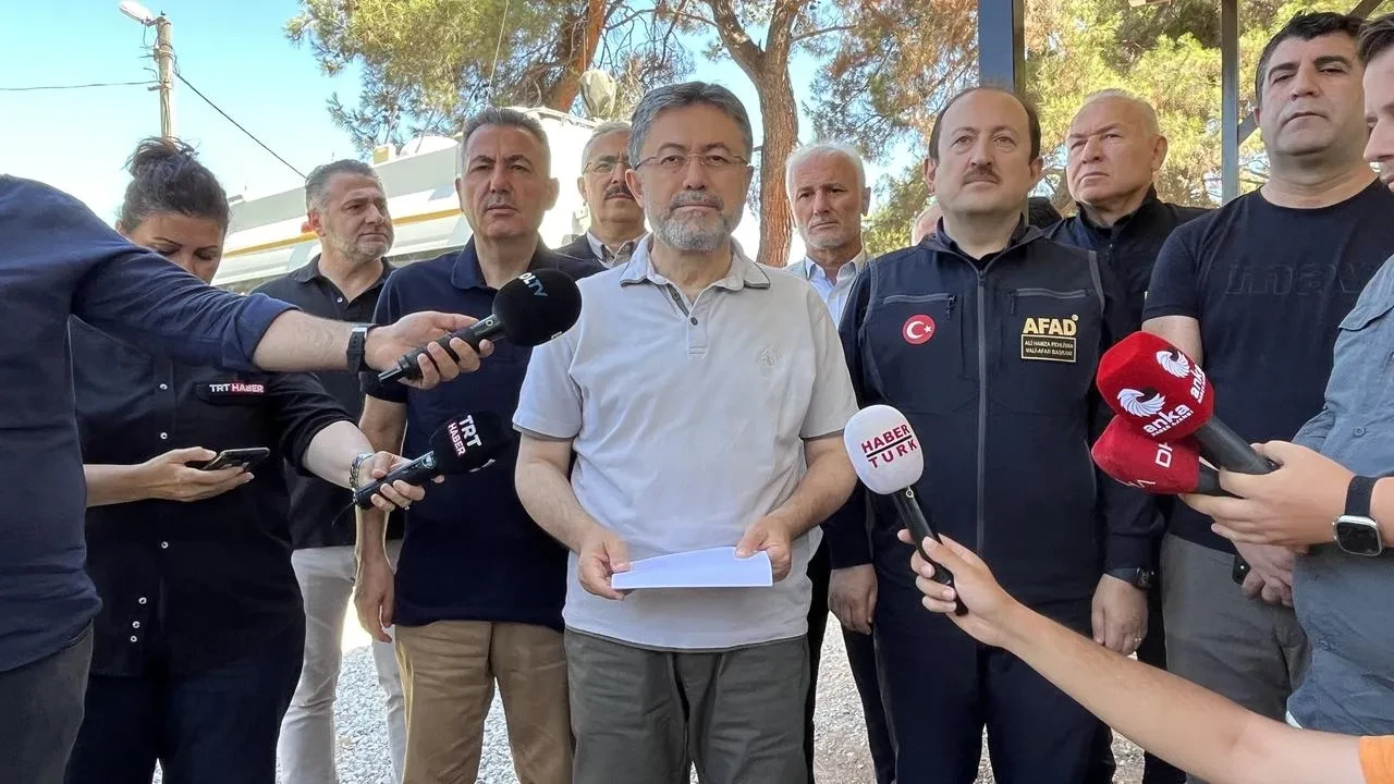 İzmir ve Manisa orman yangınları kontrol altına alınıyor