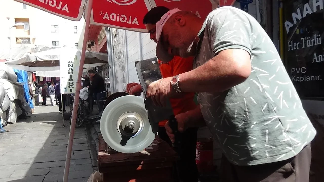 Kars bıçakçıları Kurban Bayramı için hazırlık yapıyor